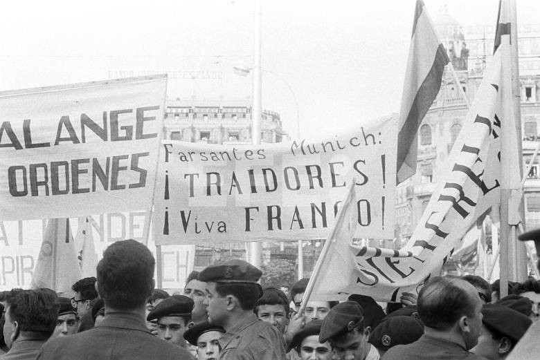 Foto de manifestaciones a raíz del Contubernio de Múnich 1962